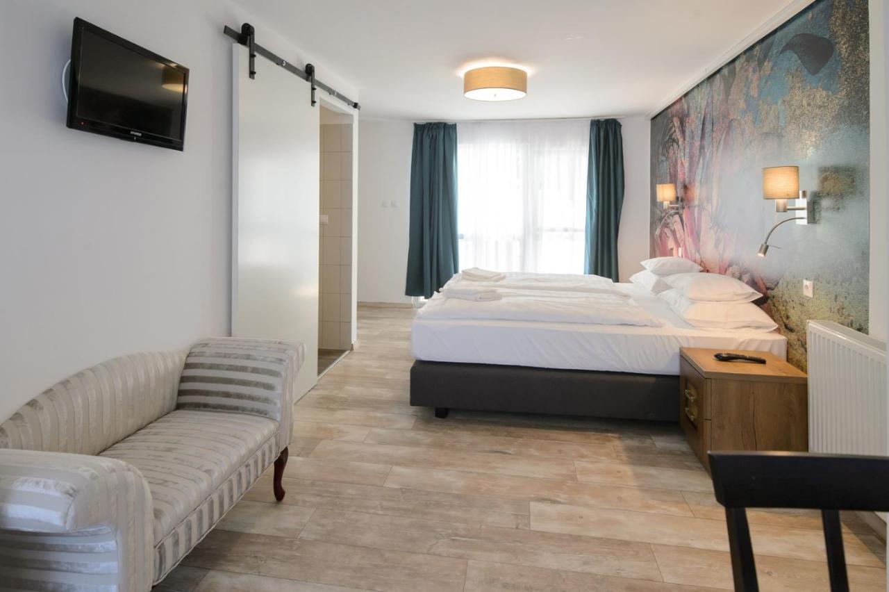 Illaberek Panzio Hotel Eger Ngoại thất bức ảnh