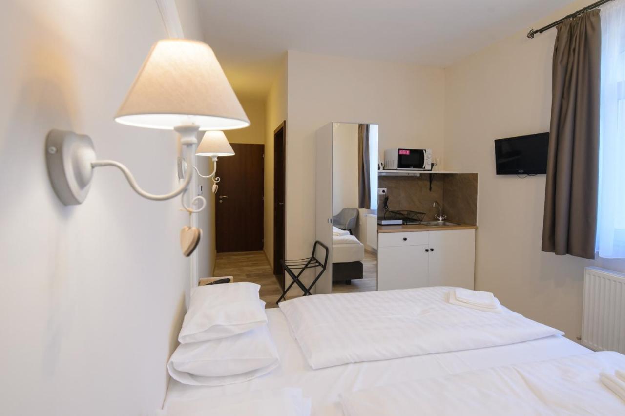 Illaberek Panzio Hotel Eger Ngoại thất bức ảnh