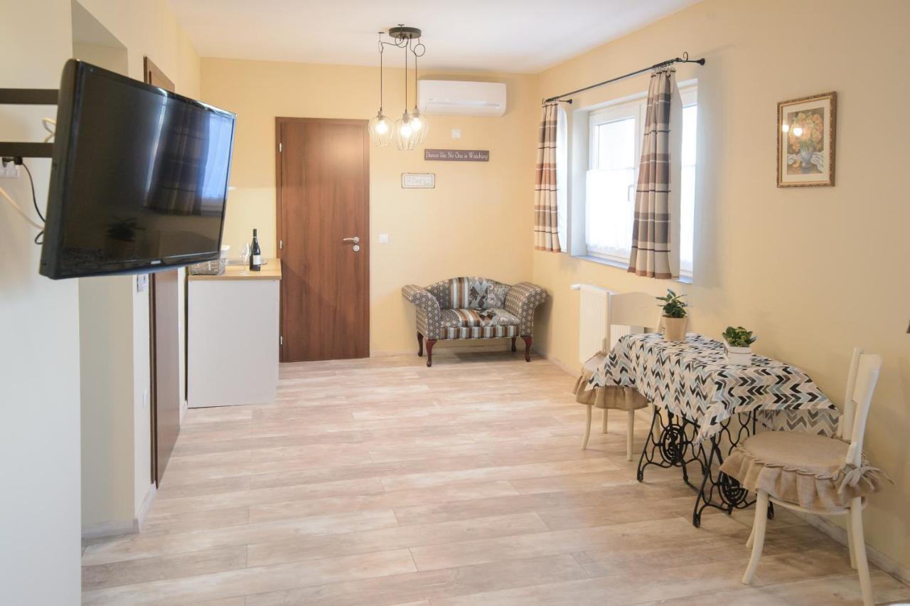 Illaberek Panzio Hotel Eger Ngoại thất bức ảnh