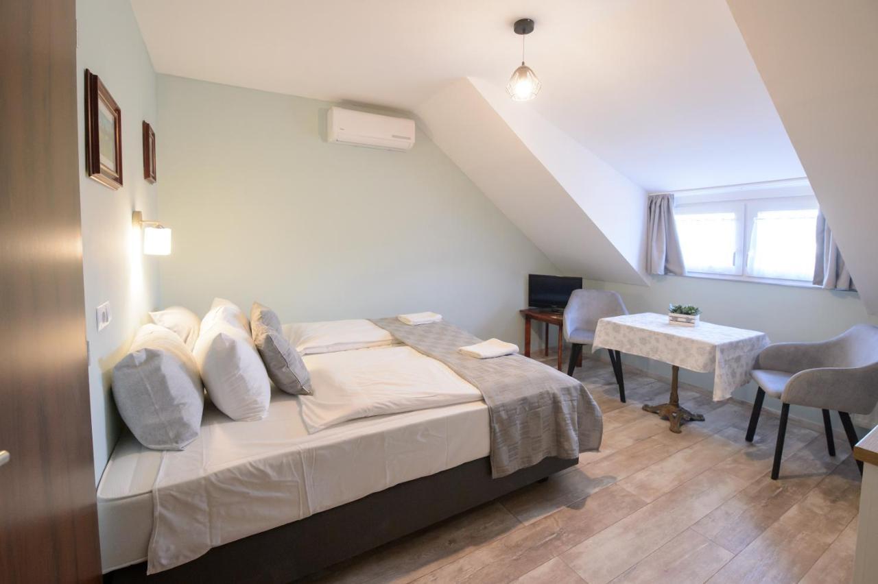 Illaberek Panzio Hotel Eger Ngoại thất bức ảnh