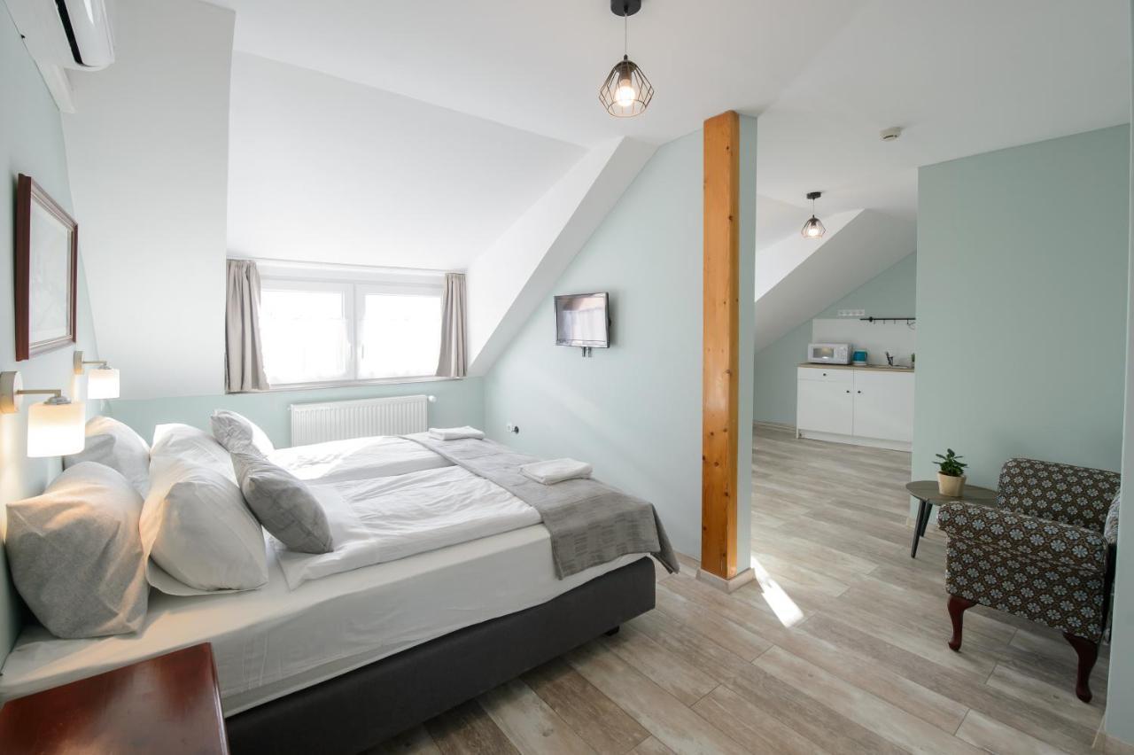 Illaberek Panzio Hotel Eger Ngoại thất bức ảnh